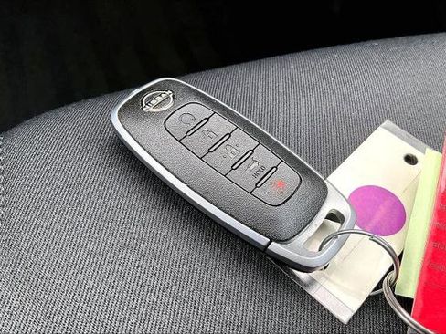 Certified 2025 Nissan Pathfinder SV image 14