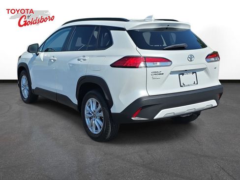 Used 2022 Toyota Corolla Cross LE FWD image 7