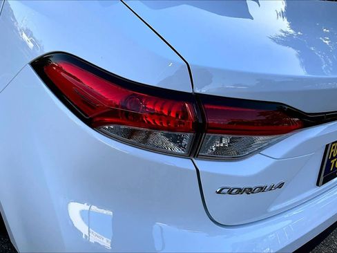 Used 2024 Toyota Corolla LE image 28