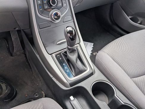 Used 2015 Hyundai Elantra SE image 4