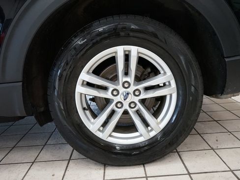 Used 2020 Ford Explorer XLT w/ Equipment Group 202A AWD/4WD image 55