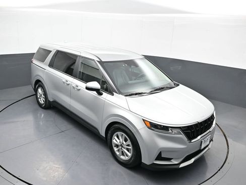 Certified 2023 Kia Carnival LX image 37