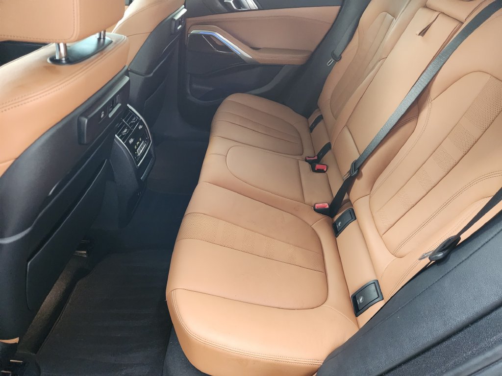 Used 2022 BMW X6 xDrive40i w/ Executive Package AWD/4WD image 31
