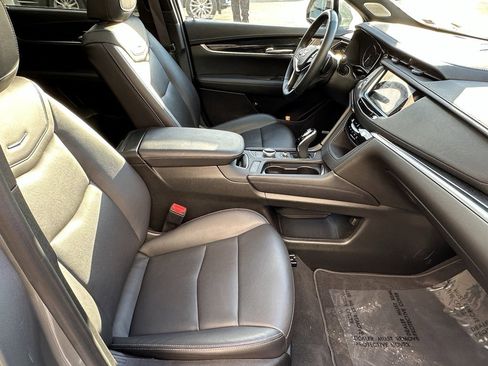 Certified 2025 Cadillac XT5 Premium Luxury image 15
