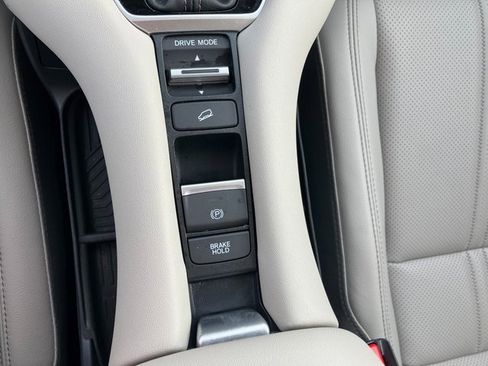 Used 2024 Honda HR-V EX-L image 10