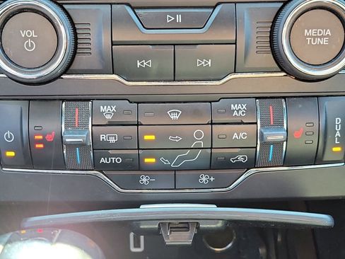 Used 2019 Ford Explorer XLT w/ Equipment Group 201A image 31