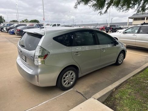 Used 2014 Toyota Prius V Three FWD image 3