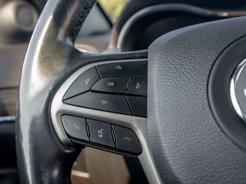 Used 2020 Jeep Grand Cherokee Limited image 35