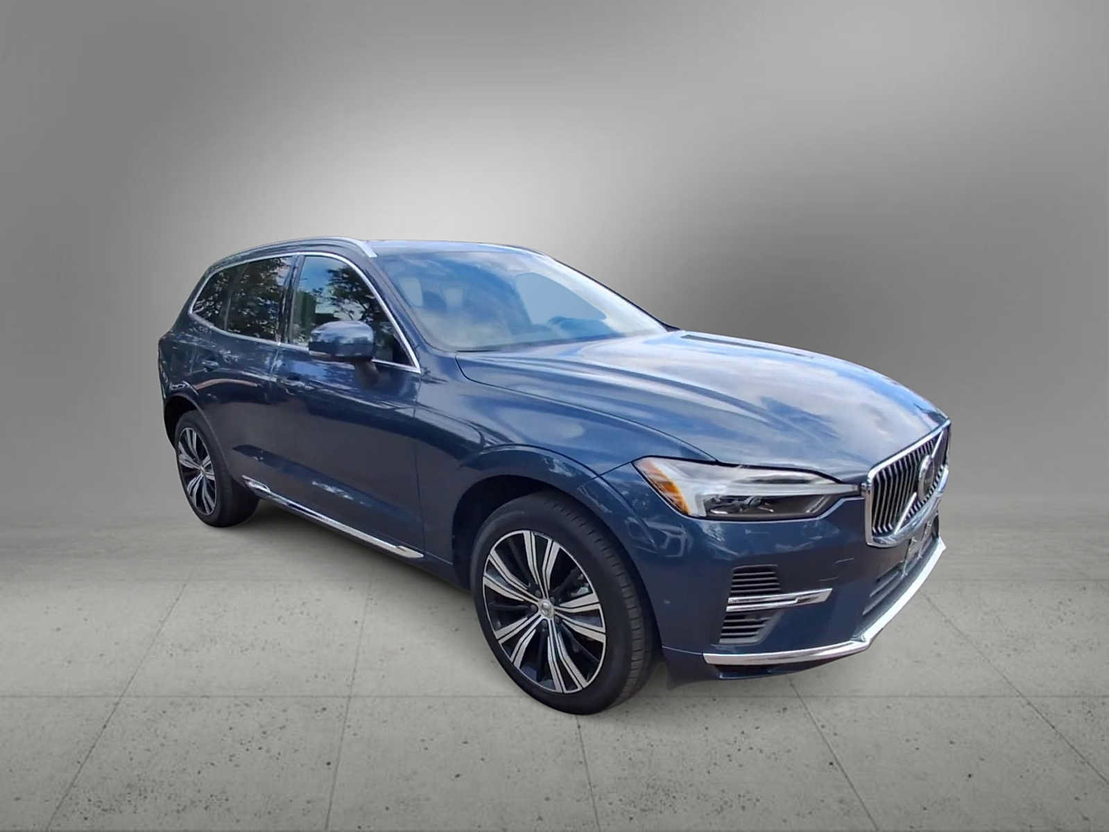 Used 2023 Volvo XC60 T8 Ultimate w/ Climate Package AWD/4WD image 2