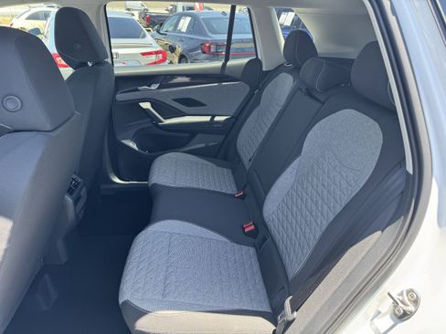Certified 2025 Volkswagen Tiguan S FWD image 30
