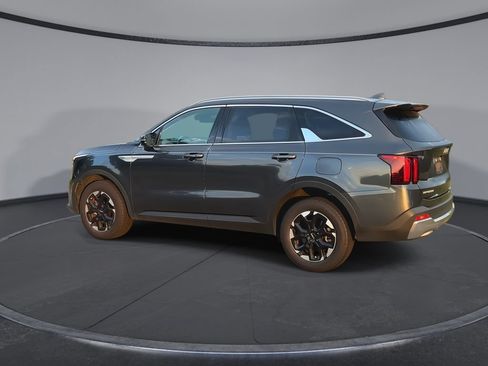 Used 2024 Kia Sorento S AWD/4WD image 6