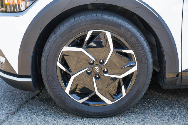 Certified 2024 Hyundai Ioniq 5 SEL RWD image 11