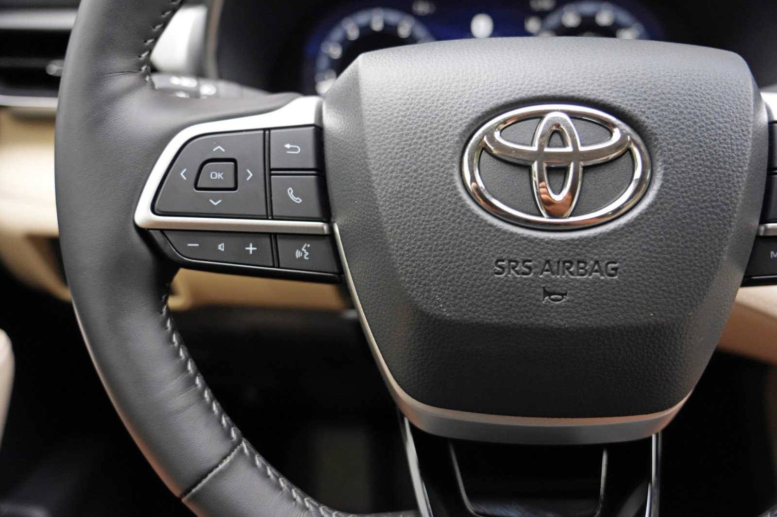 Used 2024 Toyota Highlander Platinum FWD image 22