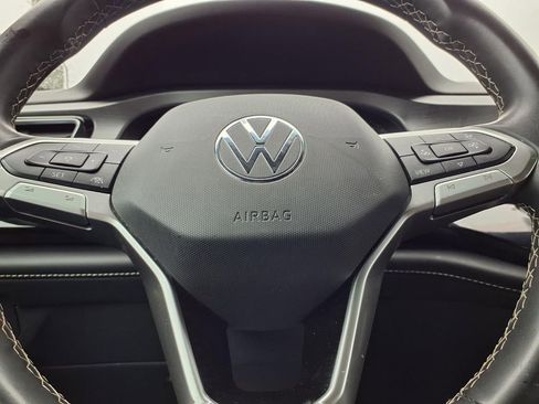 Used 2025 Volkswagen Atlas Cross Sport SE image 10