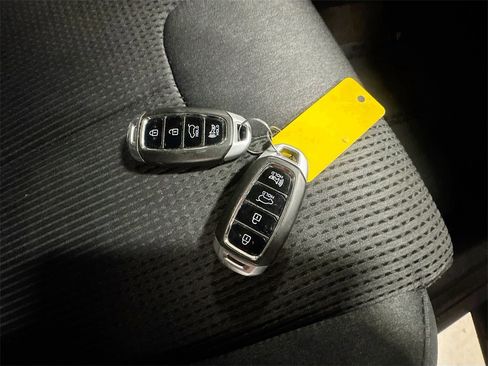 Used 2020 Hyundai Santa Fe SEL w/ Convenience Package image 39