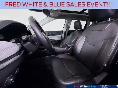 Used 2022 Jeep Compass Latitude w/ Sun and Sound Group AWD/4WD image 21