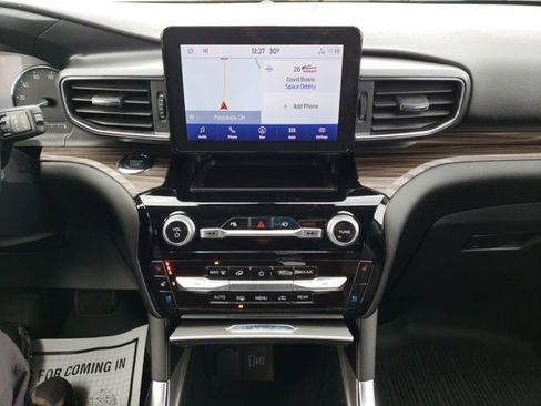 Used 2022 Ford Explorer Limited w/ Equipment Group 301A image 24