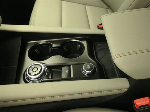 New 2026 Ford Explorer Active w/ Active Comfort Package image 14