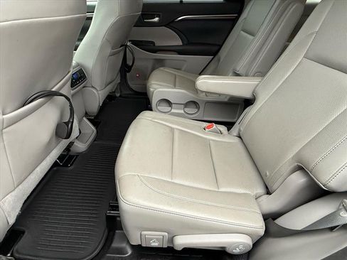 Used 2015 Toyota Highlander Limited image 13