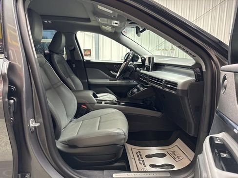 Used 2022 Lincoln Corsair Reserve w/ Luxury Package image 30