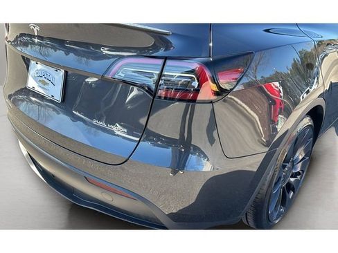 Used 2024 Tesla Model Y Performance image 36