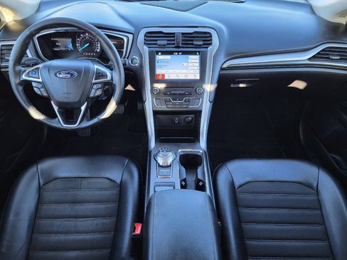 Used 2017 Ford Fusion SE w/ Equipment Group 201A image 17