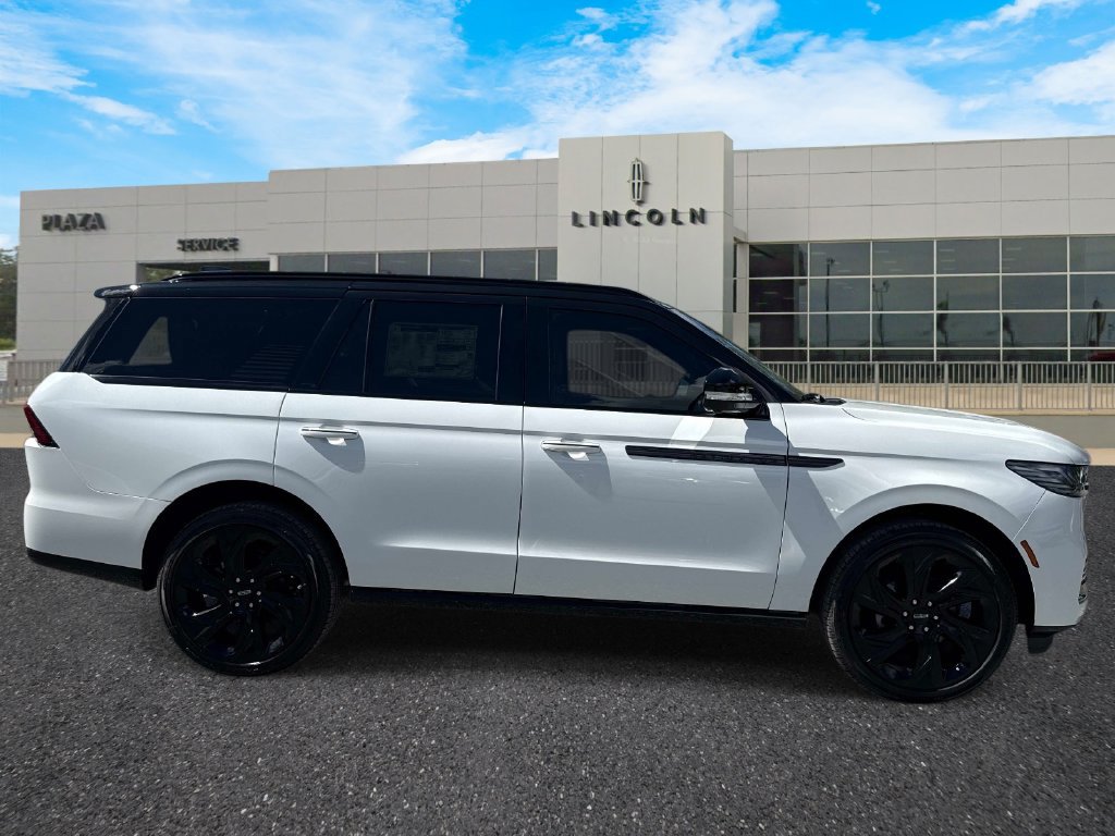 New 2027 Lincoln Navigator Black Label AWD/4WD image 2