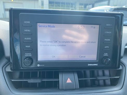 Used 2021 Toyota RAV4 XLE FWD image 23