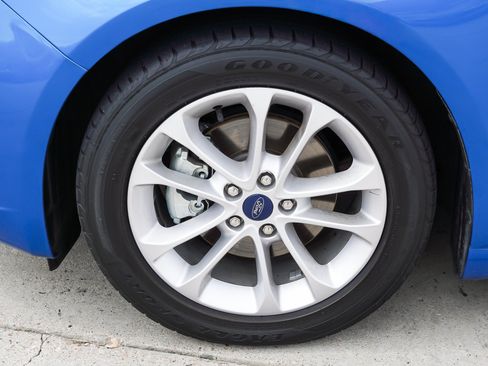 Used 2020 Ford Fusion SEL FWD image 12