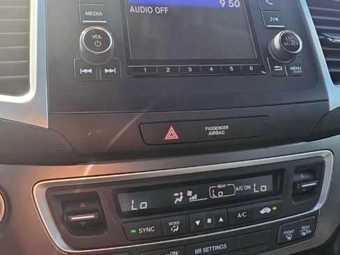Used 2019 Honda Ridgeline RTL image 17