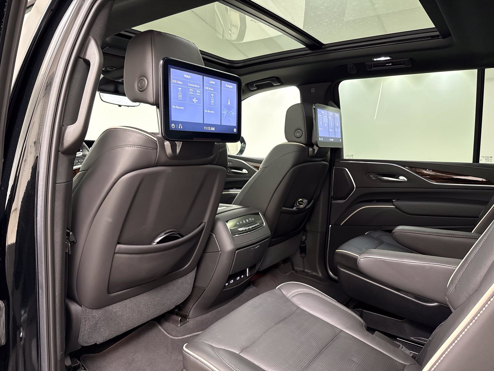 Used 2021 Cadillac Escalade ESV Premium Luxury AWD/4WD image 23