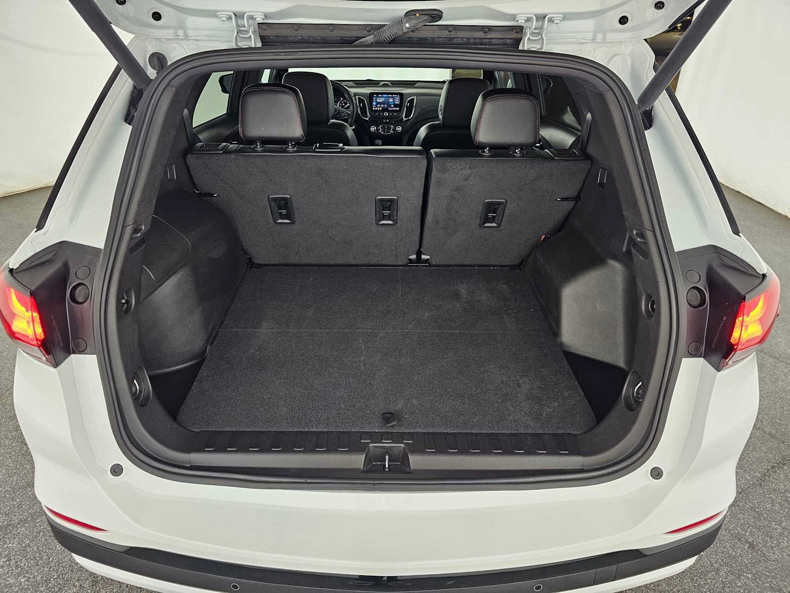 Used 2024 Chevrolet Equinox RS w/ RS Leather Package FWD image 15