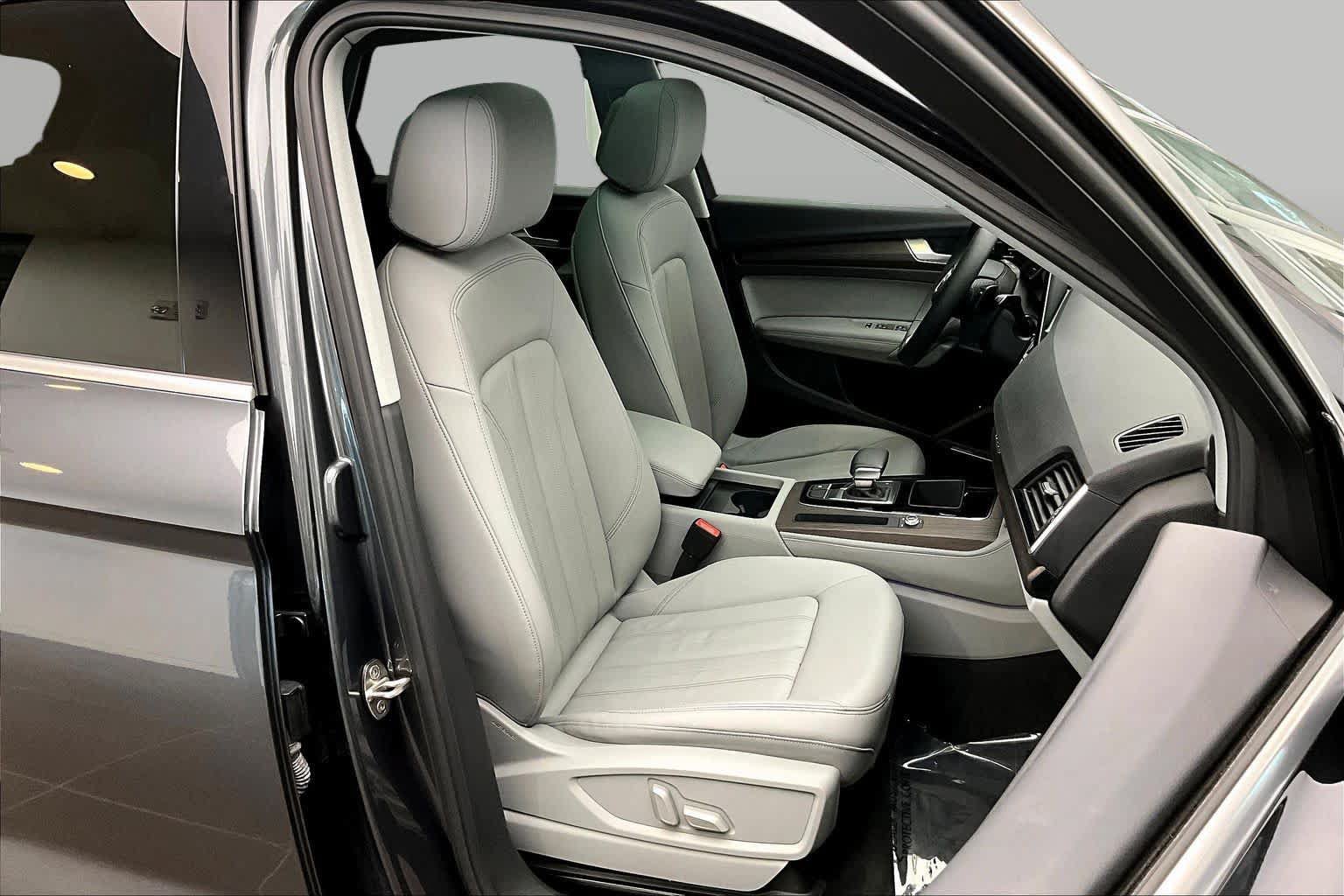 Used 2023 Audi Q5 2.0T Premium Plus w/ Premium Plus Package AWD/4WD image 9