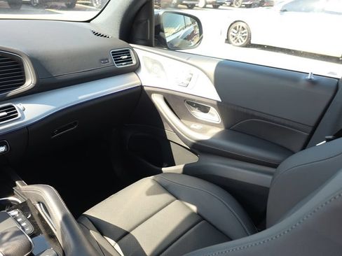 Certified 2025 Mercedes-Benz GLS 450 4MATIC image 27