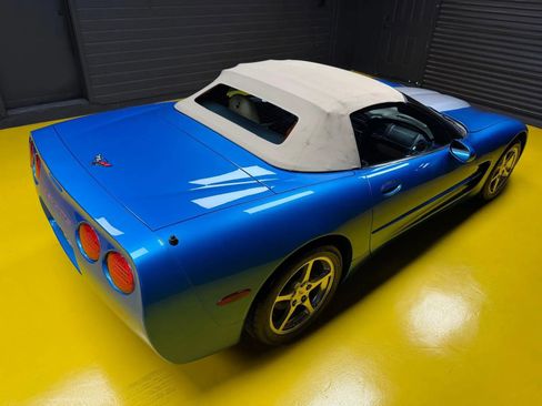 Used 2000 Chevrolet Corvette Convertible w/ Performance Handling Pkg RWD image 35