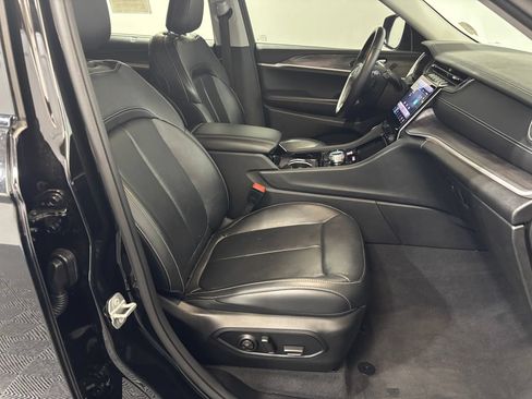Used 2022 Jeep Grand Cherokee L Limited w/ Luxury Tech Group II AWD/4WD image 11