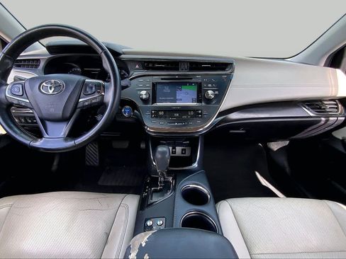 Used 2018 Toyota Avalon Limited FWD image 15