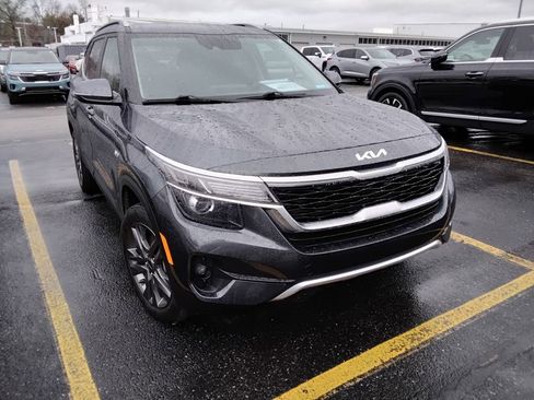 Used 2023 Kia Seltos S image 3