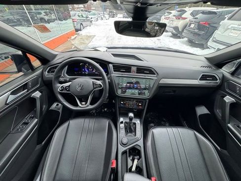 Used 2022 Volkswagen Tiguan SE R-Line AWD/4WD image 17