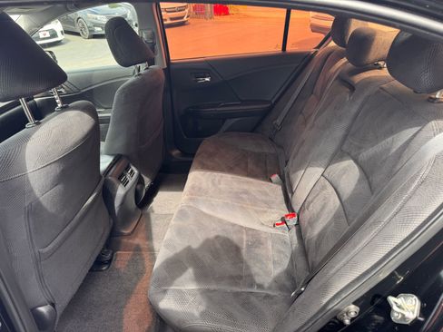 Used 2017 Honda Accord EX image 14