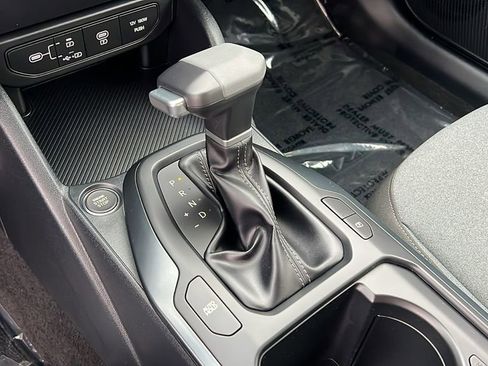 Used 2025 Kia K4 LXS image 14