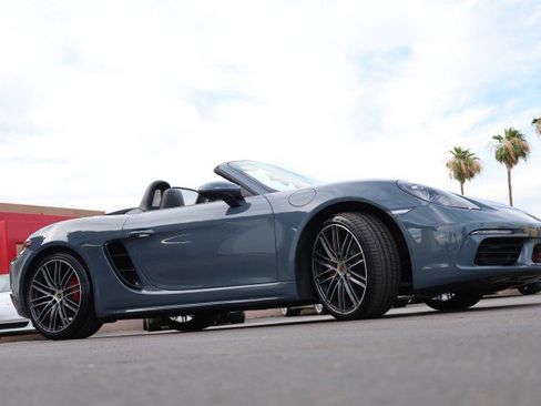Used 2017 Porsche 718 Boxster S RWD image 12