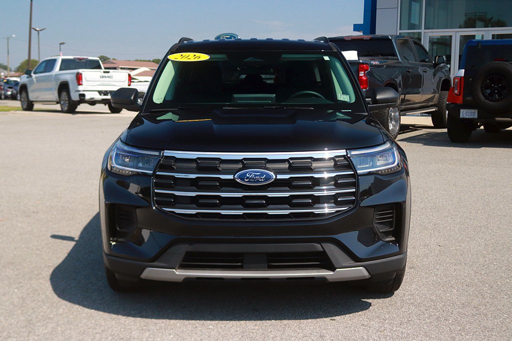 Used 2026 Ford Explorer Active RWD image 2