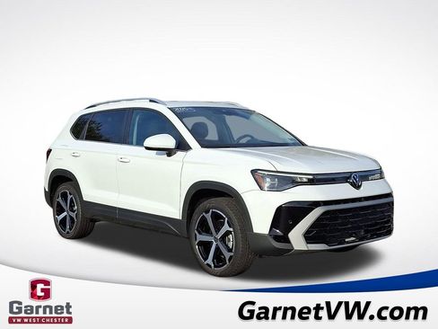 Used 2025 Volkswagen Taos SEL image 1