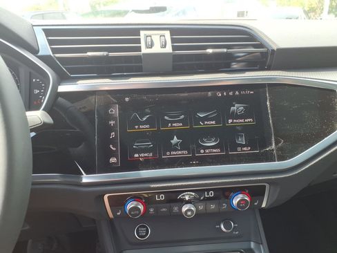 Used 2025 Audi Q3 2.0T Premium w/ Convenience Package AWD/4WD image 28
