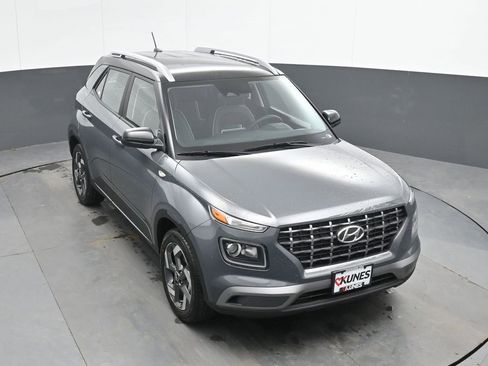 New 2026 Hyundai Venue SEL FWD image 31