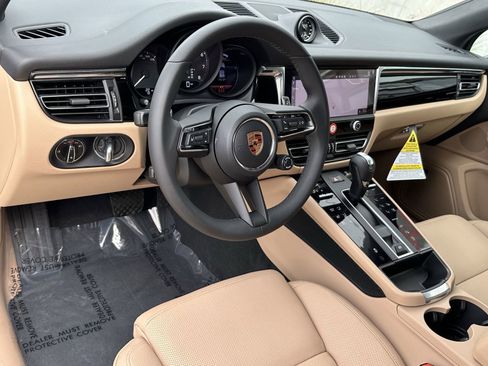 New 2026 Porsche Macan image 4