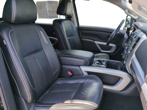 Used 2019 Nissan Titan PRO-4X w/ Pro-4x Convenience Package AWD/4WD image 26