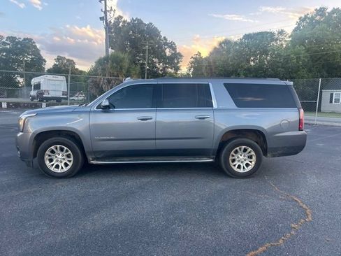 Used 2019 GMC Yukon XL SLT w/ Open Road Package RWD image 2