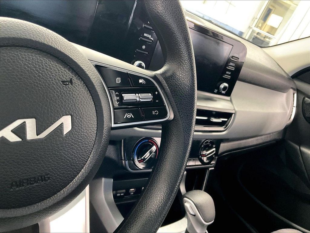 Used 2024 Kia Seltos LX AWD/4WD image 24